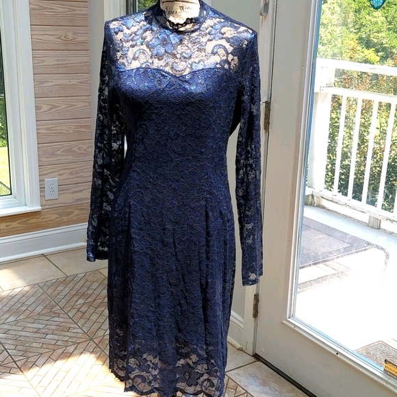 Stanzino Dresses & Skirts - Stanzino Lace Mock Neck Long Sleeve Bodycon Dress